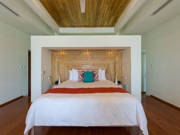 Gorgeous 6 Bedroom Vacation Villa in Cancun