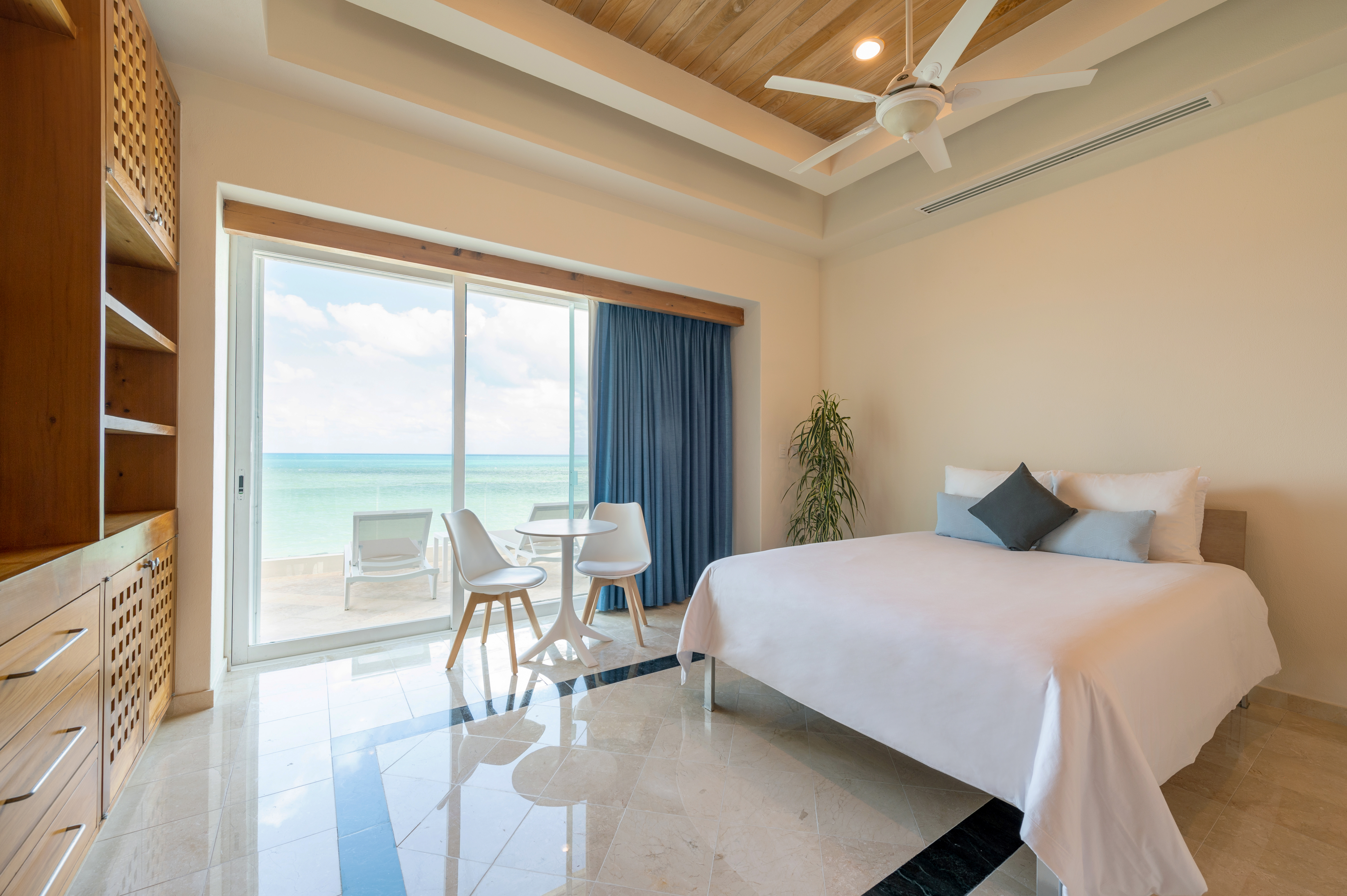 Gorgeous 6 Bedroom Vacation Villa in Cancun