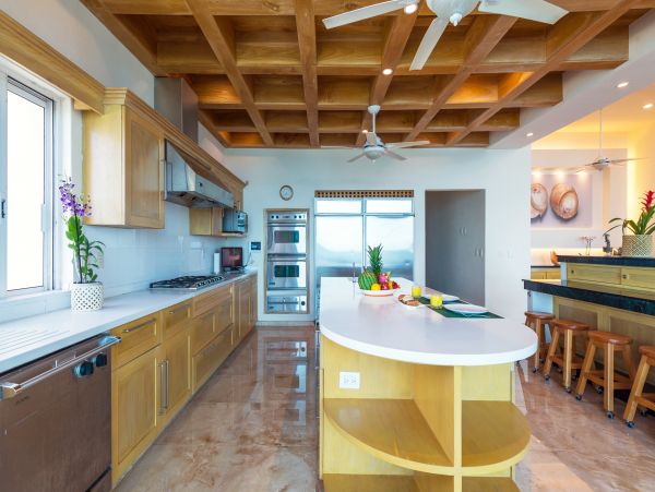 Gorgeous 6 Bedroom Vacation Villa in Cancun