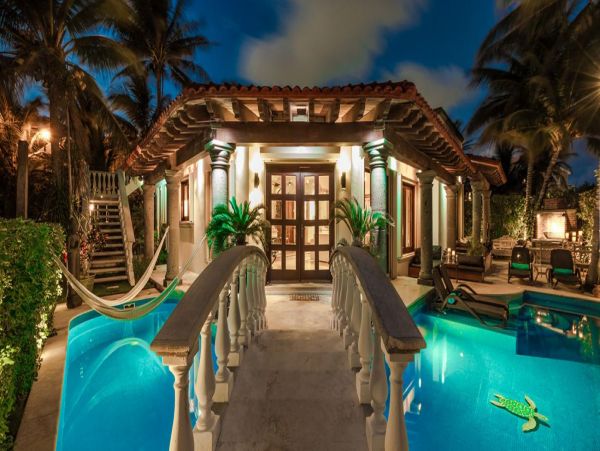 Five Star Luxury Five Bedroom Home with Private Pool