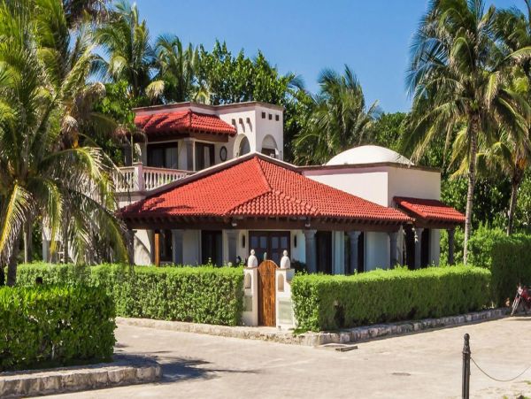 Five Star Luxury Five Bedroom Home with Private Pool