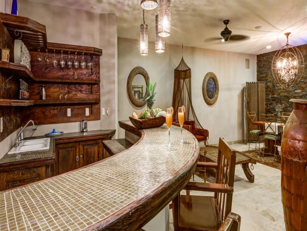 Five Star Luxury Five Bedroom Home with Private Pool