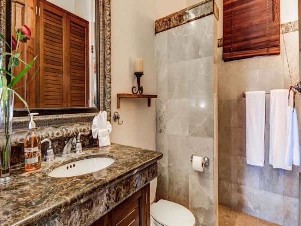 Five Star Luxury Five Bedroom Home with Private Pool