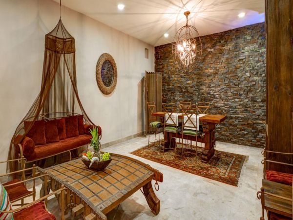 Five Star Luxury Five Bedroom Home with Private Pool