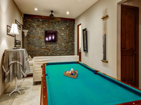 Five Star Luxury Five Bedroom Home with Private Pool