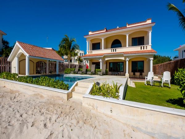 Beach front Villa 5 Bedroom & Infinity Pool near Playa del Carmen