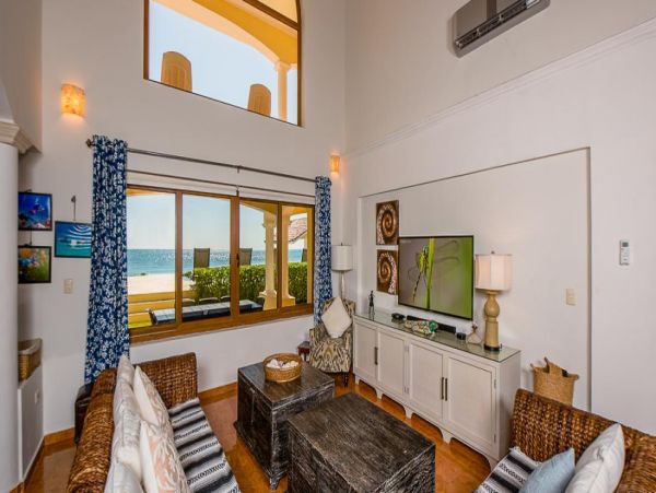 Beach front Villa 5 Bedroom & Infinity Pool near Playa del Carmen