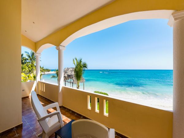 Beach front Villa 5 Bedroom & Infinity Pool near Playa del Carmen