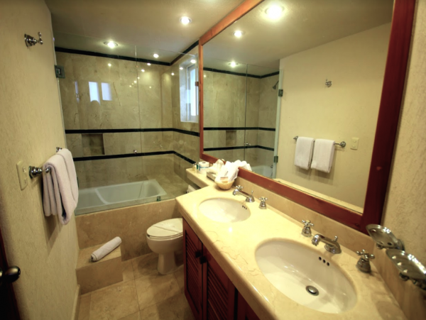 Beautiful 3 Bedroom Vacation Condo in Playa del Carmen
