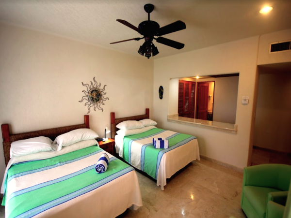 Beautiful 3 Bedroom Vacation Condo in Playa del Carmen