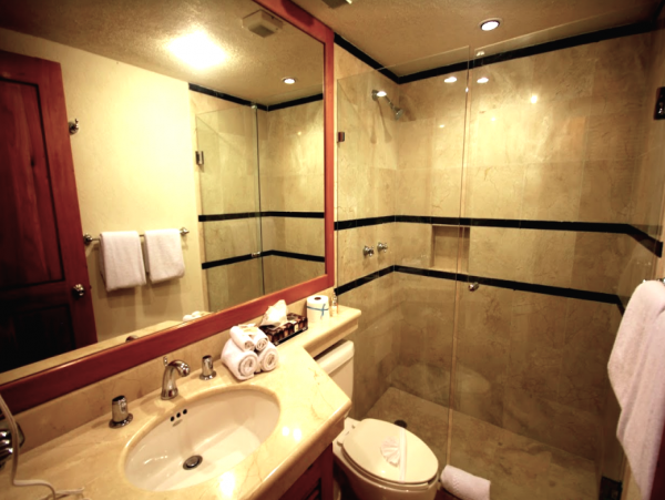 Beautiful 3 Bedroom Vacation Condo in Playa del Carmen