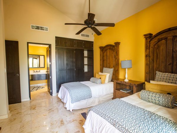 Luxury Five Bedroom Home in Puerto Aventuras