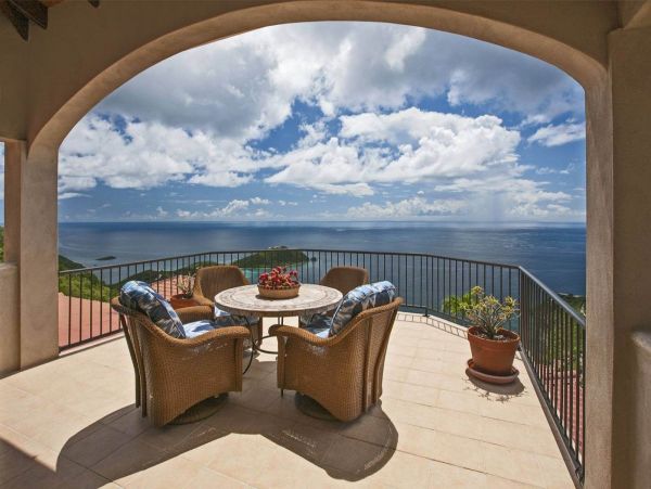 Charming 5 Bedroom Villa with Amazing Views & Pool