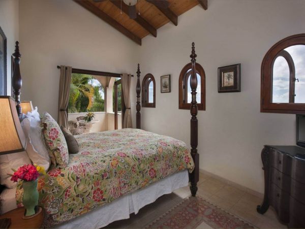Charming 5 Bedroom Villa with Amazing Views & Pool