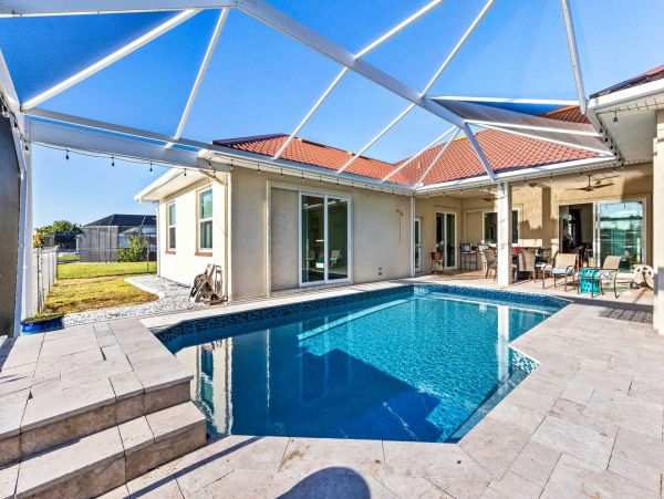Four Bedroom Paradise On The Canal With Boat Dock