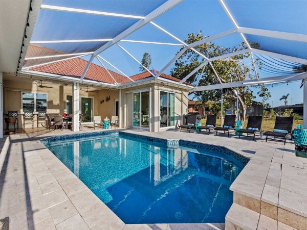 Four Bedroom Paradise On The Canal With Boat Dock