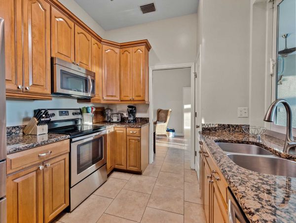 Four Bedroom Paradise On The Canal With Boat Dock
