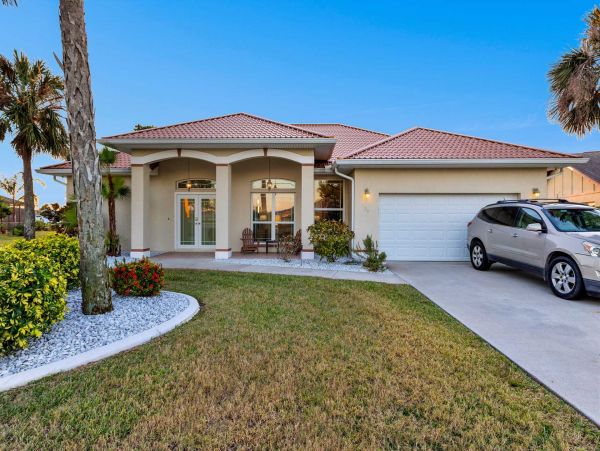 Four Bedroom Paradise On The Canal With Boat Dock