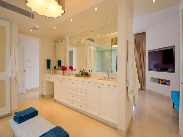Your Private Beachfront Retreat in Pedregal