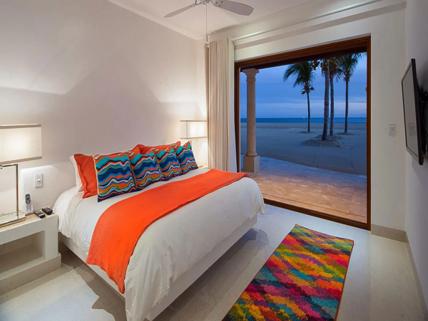 Your Private Beachfront Retreat in Pedregal