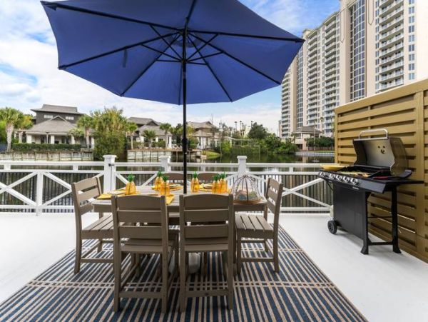 Lakefront Gorgeous Pool Home in Miramar Beach Close to Beach