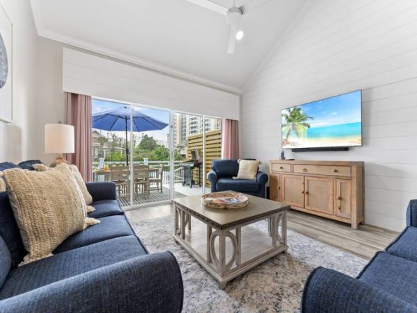 Lakefront Gorgeous Pool Home in Miramar Beach Close to Beach