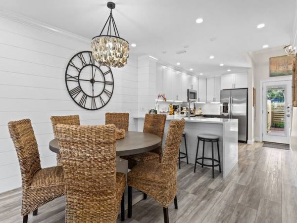 Lakefront Gorgeous Pool Home in Miramar Beach Close to Beach