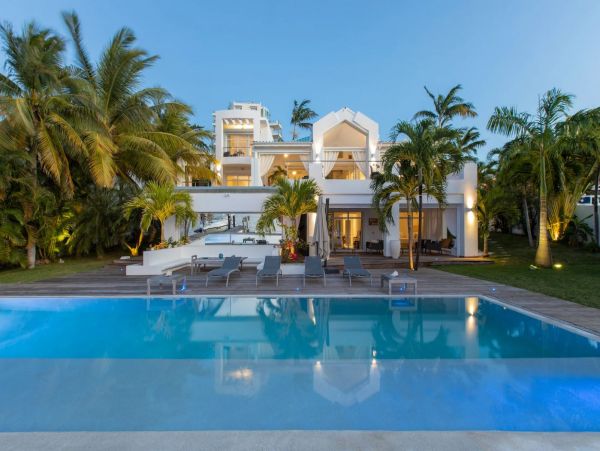 Bay Views Saint Martin Luxury Vacation Pool Villa Sleeps 10