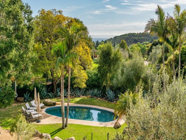 Gorgeous Vacation Ranch plus Cottage in Carpinteria with Pool