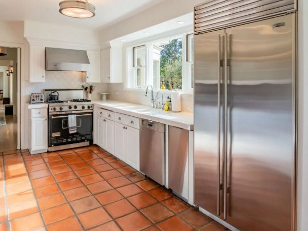 Gorgeous Vacation Ranch plus Cottage in Carpinteria with Pool
