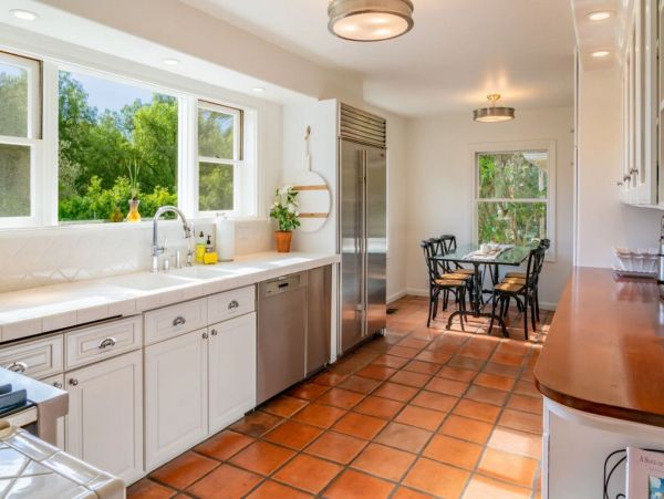 Gorgeous Vacation Ranch plus Cottage in Carpinteria with Pool