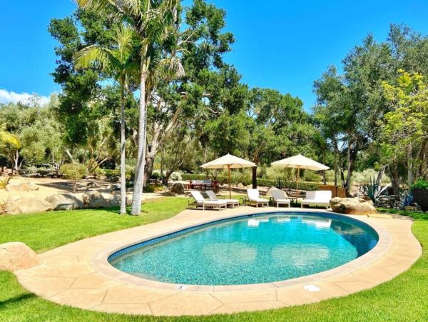 Gorgeous Vacation Ranch plus Cottage in Carpinteria with Pool