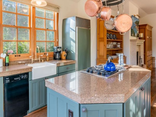 Gorgeous Vacation Ranch plus Cottage in Carpinteria with Pool