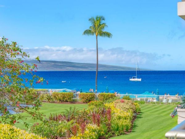 Kaanapali Vacation Condo with Amazing Ocean Views Sleeps 4