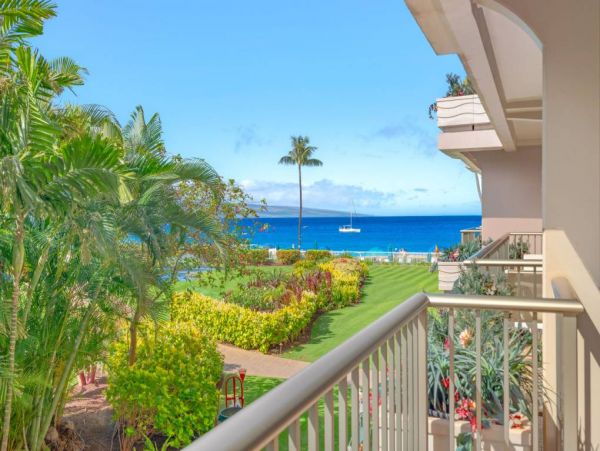 Kaanapali Vacation Condo with Amazing Ocean Views Sleeps 4