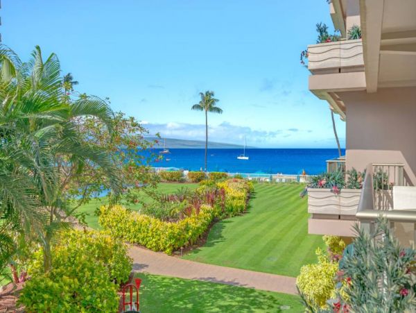 Kaanapali Vacation Condo with Amazing Ocean Views Sleeps 4