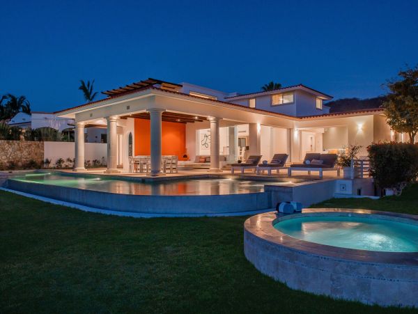 Los Cabos Luxury Villa with 5 Bathroom Plus Den