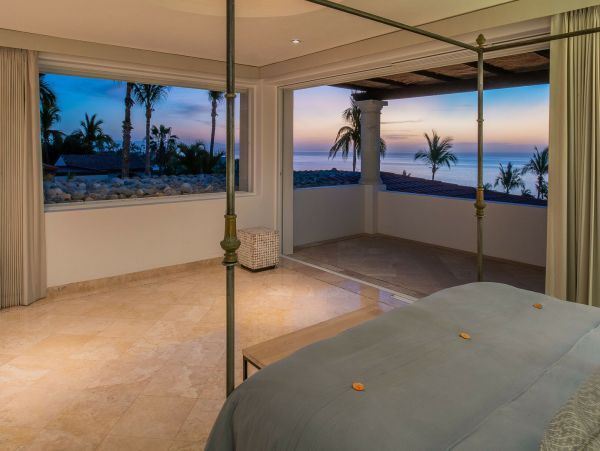 Los Cabos Luxury Villa with 5 Bathroom Plus Den
