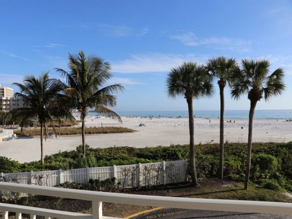 Siesta Key Vacation Condo Two Bedroom On Beach