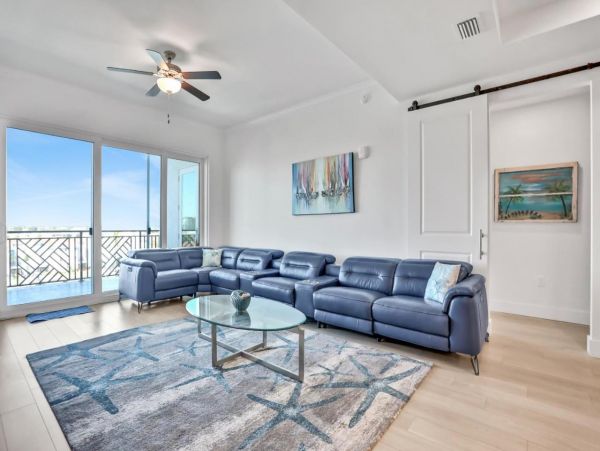 Brand-new Penthouse in Madeira Beach with 4 Bedrooms