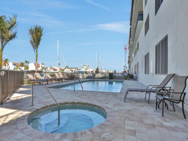Brand-new Penthouse in Madeira Beach with 4 Bedrooms