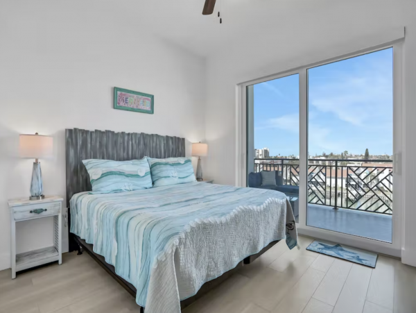 Brand-new Penthouse in Madeira Beach with 4 Bedrooms