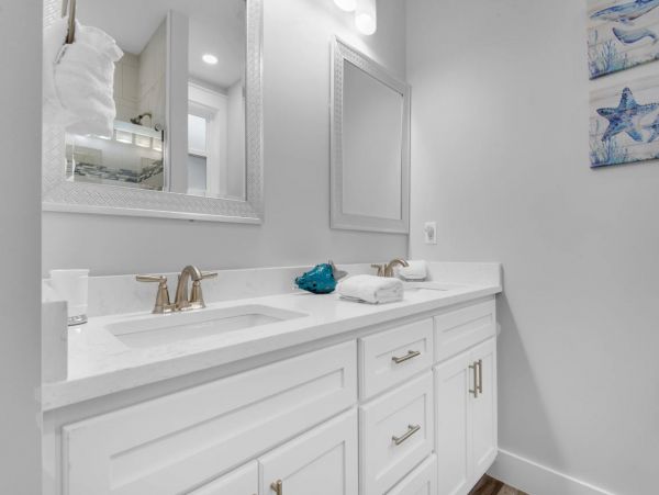 Beautiful 6 Bedroom Vacation Pool Home in Panama City Beach