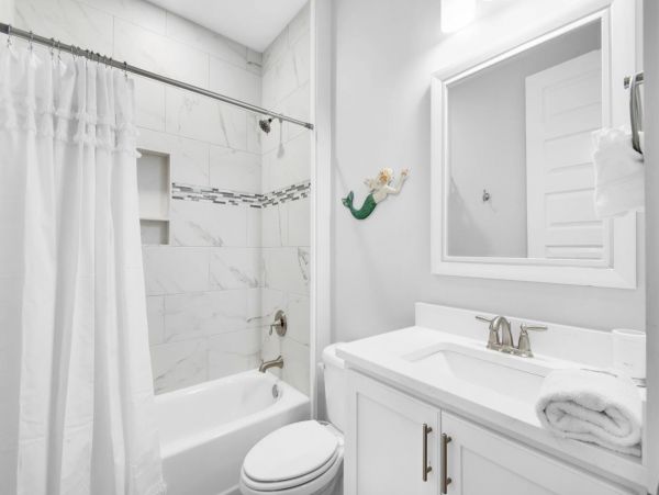 Beautiful 6 Bedroom Vacation Pool Home in Panama City Beach