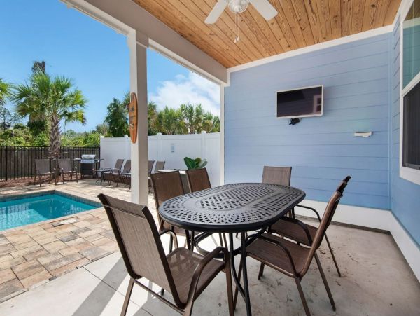 Beautiful 6 Bedroom Vacation Pool Home in Panama City Beach