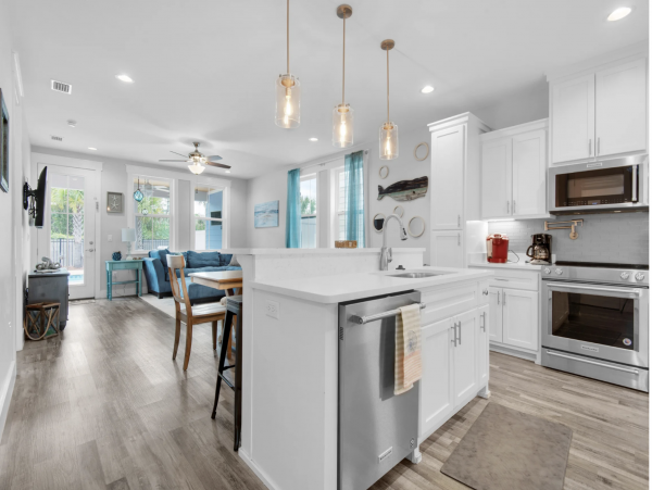 Beautiful 6 Bedroom Vacation Pool Home in Panama City Beach