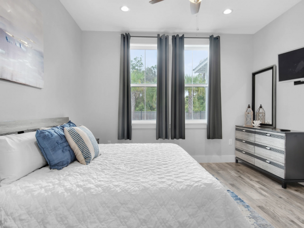Beautiful 6 Bedroom Vacation Pool Home in Panama City Beach