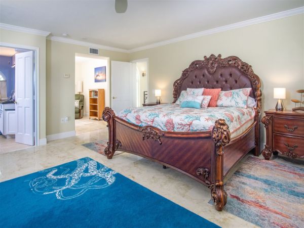 Gorgeous House with 3 Bedrooms and Close to the Beach