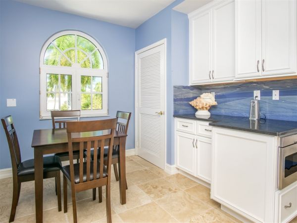 Gorgeous House with 3 Bedrooms and Close to the Beach