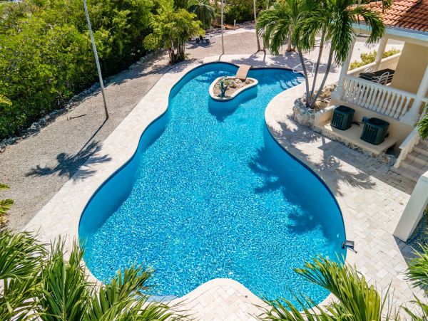 Gorgeous House with 3 Bedrooms and Close to the Beach
